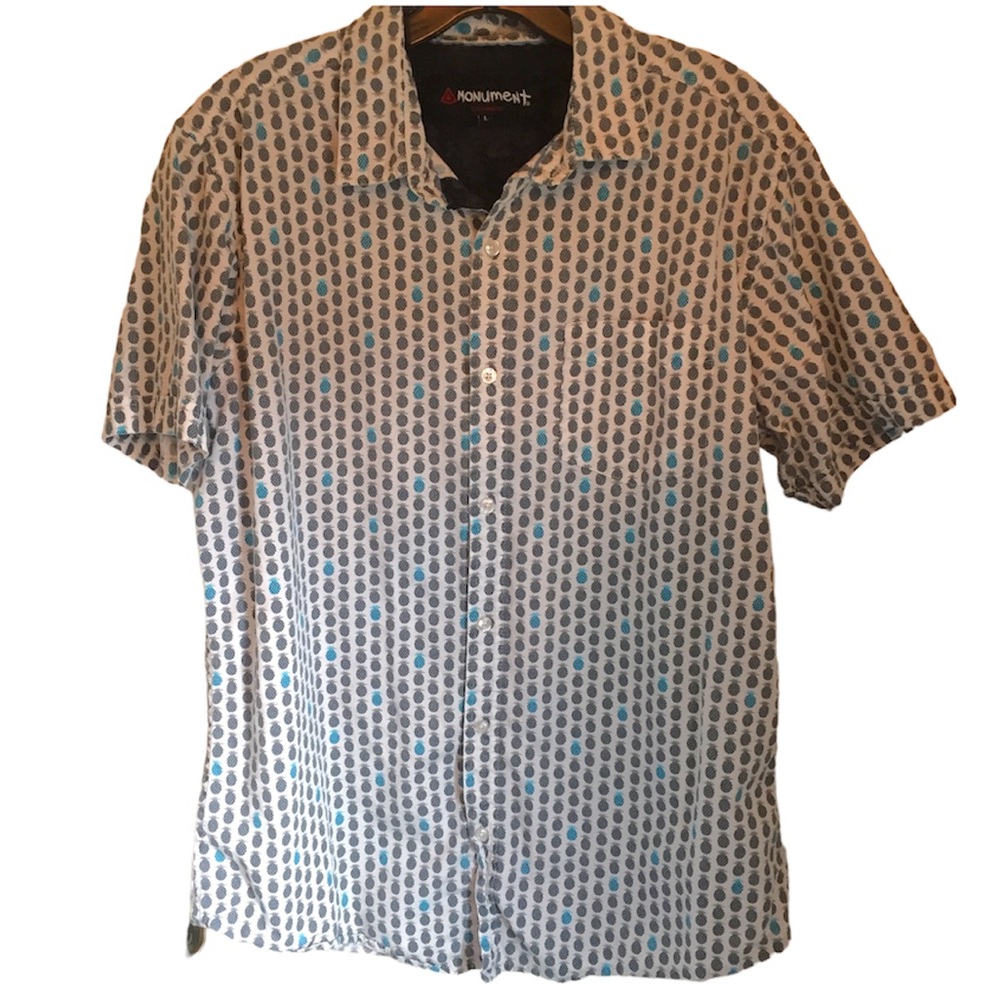 ❤️Men’s short sleeve button up shirt size L